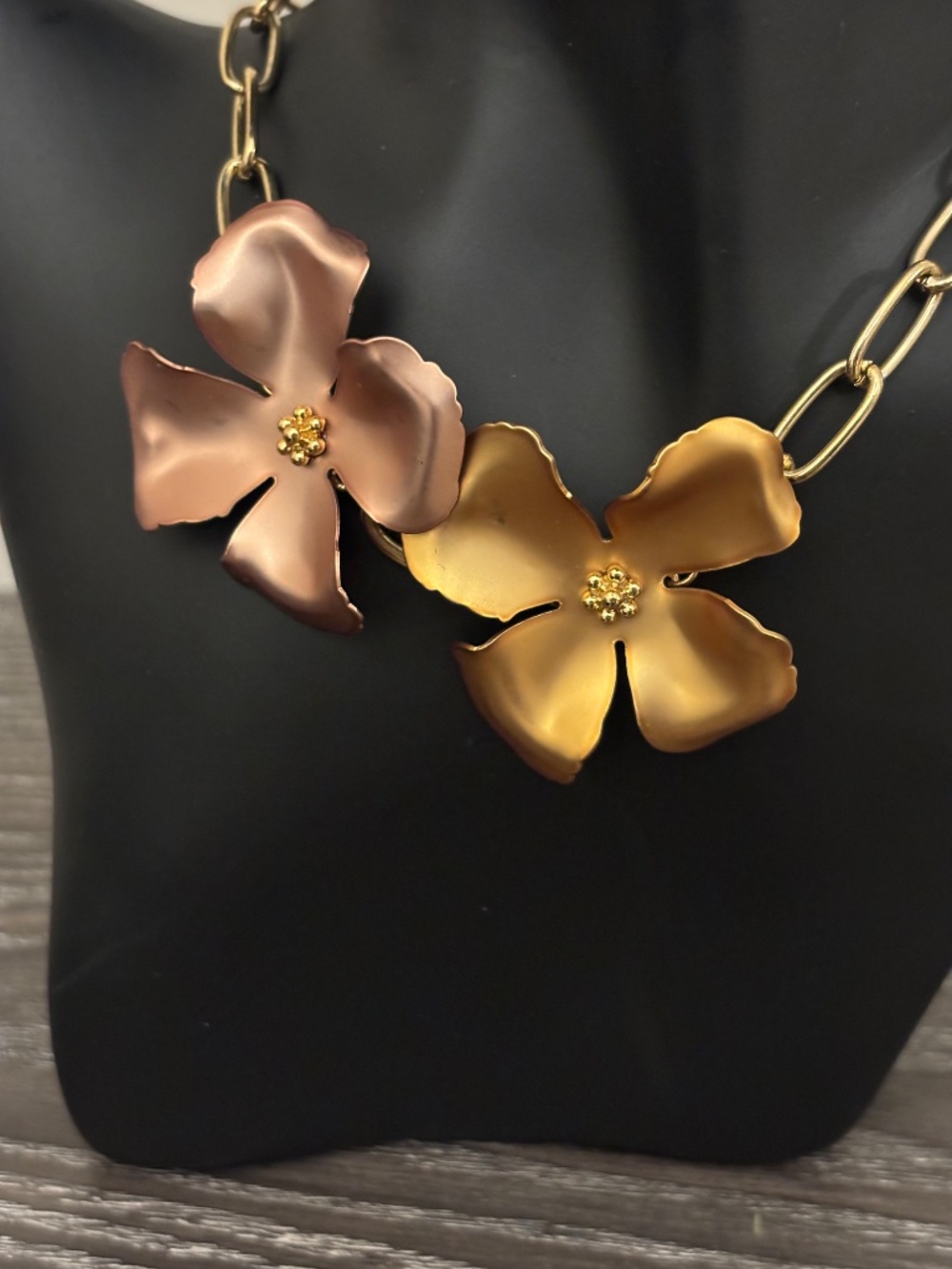 zenzii Chroma Petals 18k Plated Chain Collar Necklace and Threader Earrings Set - Picture 3 of 9